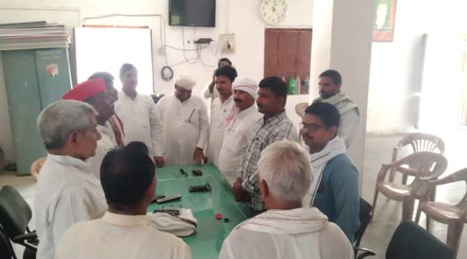 दीनानाथ गुप्ता के निधन पर सपाइयों ने किया शोक व्यक्त