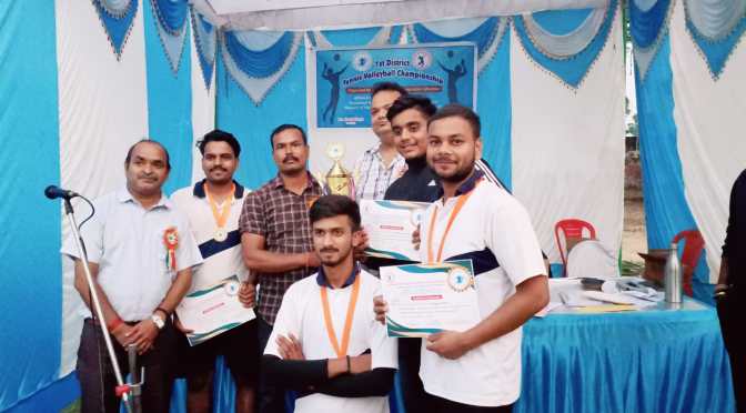 टेनिस बॉलीबॉल प्रतियोगिता में शाह फ़ैज़ स्कूल ने दूसरे ट्राफी पर जमाया कब्जा