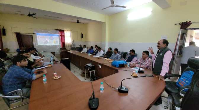 टीकाकरण से परिवार करे इंकार तो उन्हें समझाएं