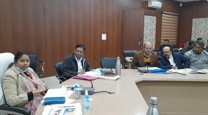 जिले में आने वाले यात्रियों की होगी जांच, डीएम ने दिया निर्देश