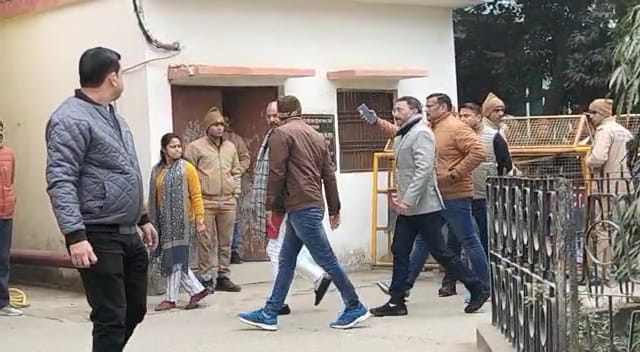 कोर्ट में नहीं पेश हुए मुख्तार, लेकिन बृजेश सिंह हुए हाजिर