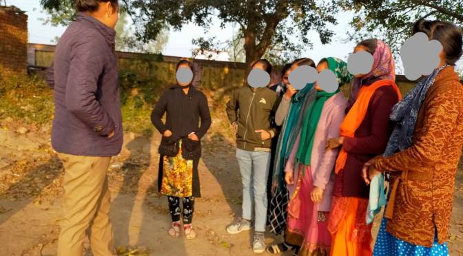 पुलिस प्रतिदिन चला रहा महिला जागरूकता व सशक्तिकरण अभियान