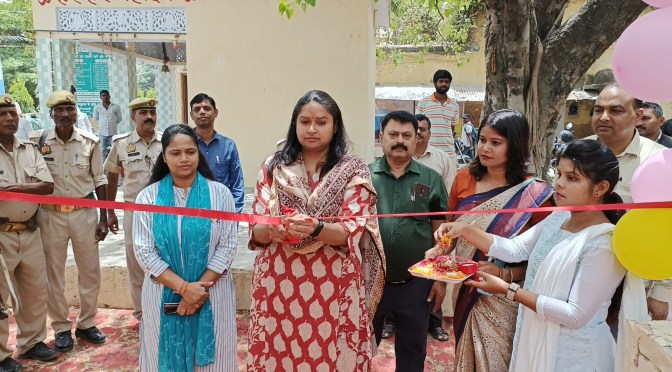 प्रेरणा कैंटीन का डीएम ने किया शुभारंभ