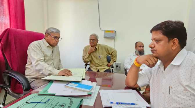 सीएमओ के निरीक्षण में कर्मचारी मिले अनुपस्थित