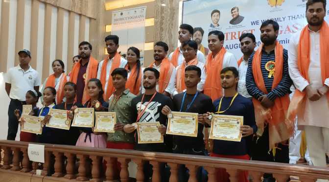 स्पोर्ट्स चैंपियनशिप में विजेता बच्चों को मिला मेडल और प्रशस्ति पत्र