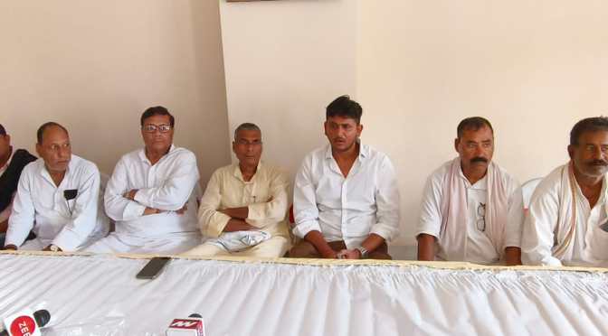 पूर्व सांसद और उनके पुत्र ने किया योगी आदित्यनाथ का धन्यवाद