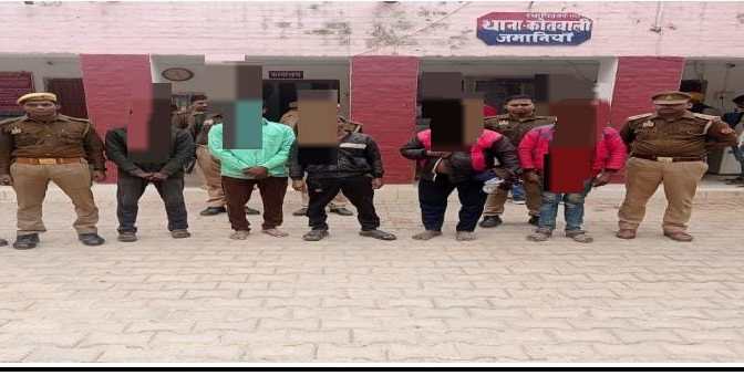 पांच गौ तस्करों को 11 गोवंश के साथ किया गिरफ्तार