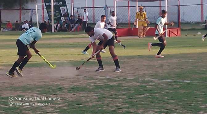 हॉकी प्रतियोगिता में करमपुर के अलावा इन टीमों ने मारी बाजी