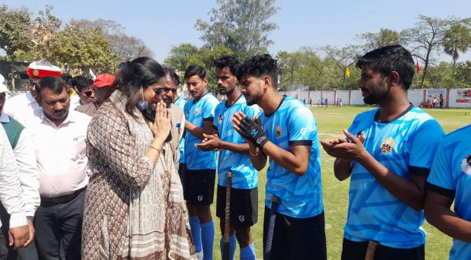 फाइनल मुकाबले में दो दो की बराबरी पर रहे प्रयागराज और करमपुर टीम