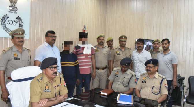 लग्जरी वाहनों के साथ दो गिरफ्तार