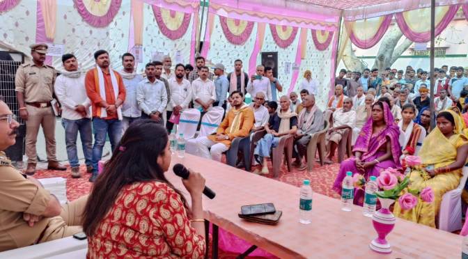 अगर कोई नियमों का करे उल्लंघन तो दें हेल्प लाइन नंबर पर जानकारी:डीएम