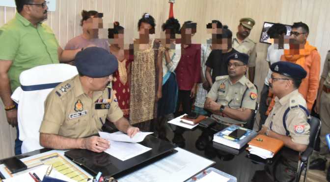 नौ फर्जी किन्नरों को पुलिस ने किया गिरफ्तार