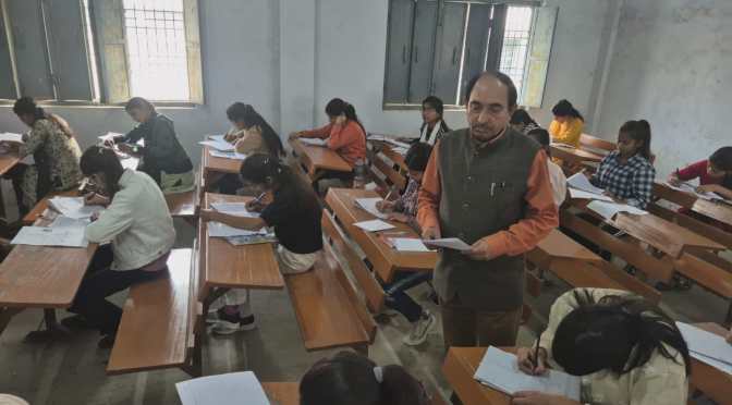 पीजी कालेज में पूर्वांचल विश्वविद्यालय के विषम सेमेस्टर की परीक्षाएं प्रारम्भ