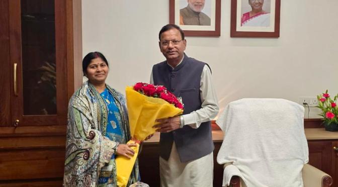 निर्विरोध निर्वाचित भाजपा प्रदेश अध्यक्ष को डा.संगीता बलवंत ने दी बधाई