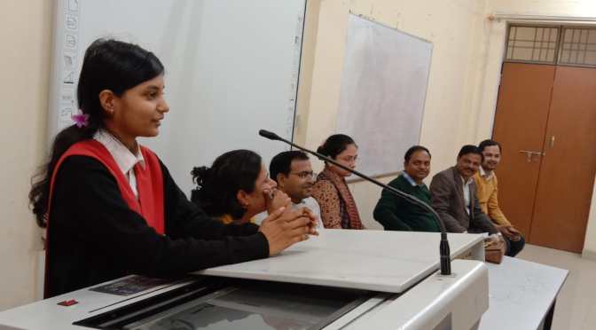 सोशल मीडिया का उपयोग विषय पर वाद-विवाद प्रतियोगिता आयोजित