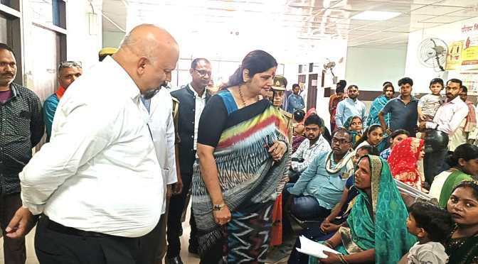 राज्य महिला आयोग अध्यक्ष ने किया महिला चिकित्सालय का निरीक्षण