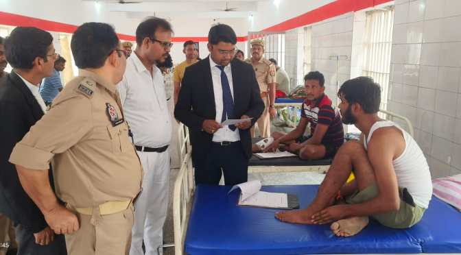 जिला जेल का सचिव ने किया निरीक्षण, बंदियो से बात कर दिए निर्देश