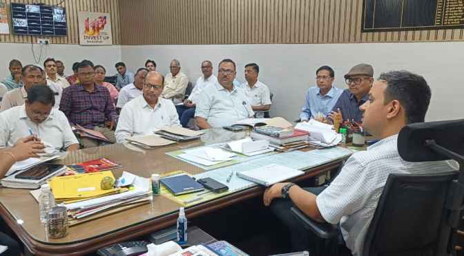 अगले माह तक वसूली की प्रगति बढ़ाई जाय:डीएम