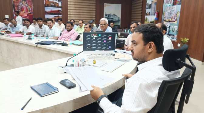 डीएम की अध्यक्षता में हुई बैठक,दिए निर्देश