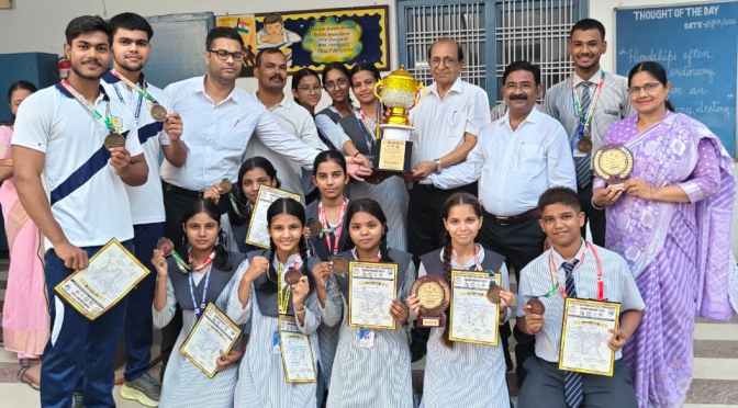 शाह फ़ैज़ के खिलाड़ियों का स्वर्णिम प्रदर्शन, विद्यालय मे मिला सम्मान