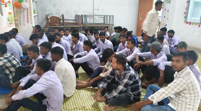 साबिर अली आईटीआई जखनिया में रही विश्वकर्मा पूजा की धूम